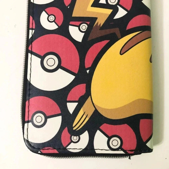 2015  Pokemon Pikachu Zip Clutch Wallet Nintendo - Picture 8 of 15